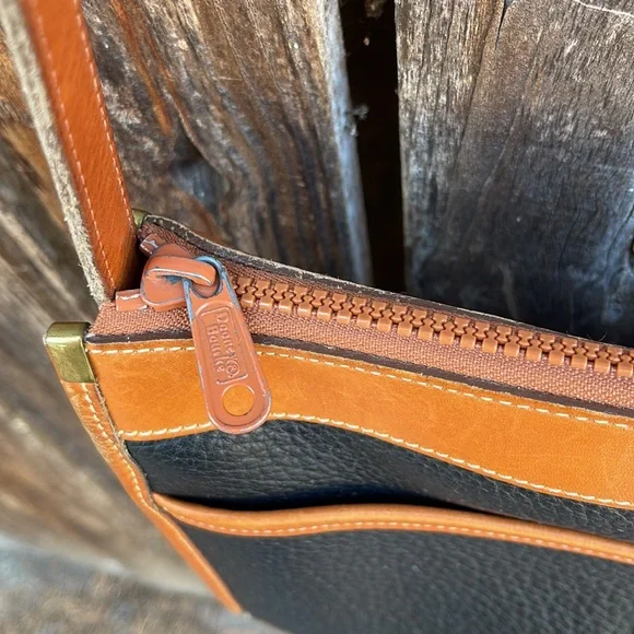 Vintage Dooney Bourke Purse 90s Crossbody Black Pebbled Leather USA Shoulder Bag - Picture 5 of 14